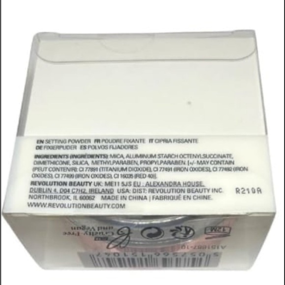 Makeup Revolution Beauty Conceal & Fix Setting Powder, Light Yellow - Picture 3 of 5